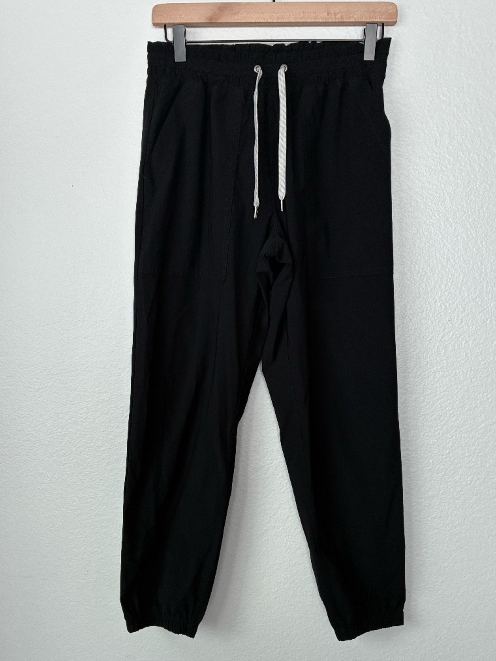 Vuori Black Jogger Pants Womens Small Performance Active Technical